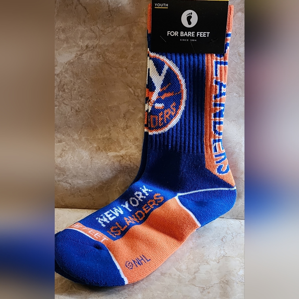 NHL New York Islanders Youth Sox NWT